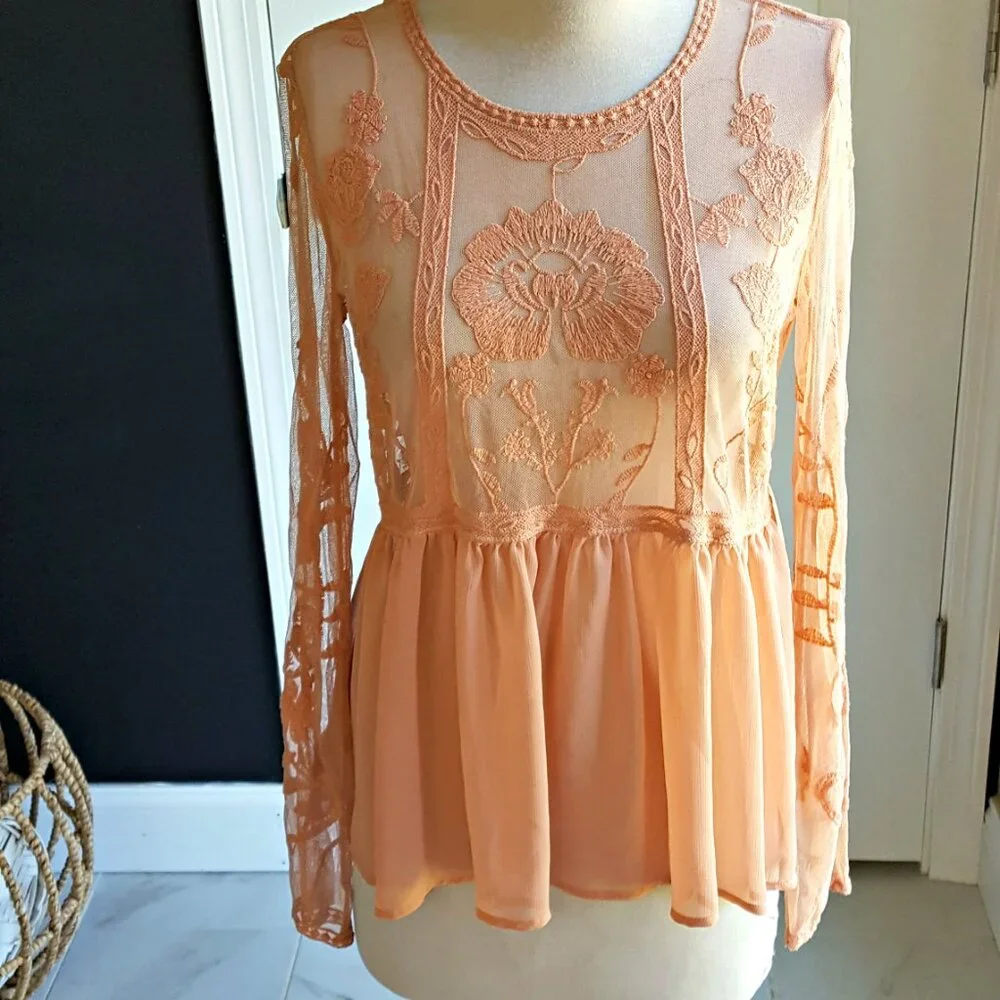 NWOT! BOHO Sheer LACE BLOUSE SZ M - Picture 4 of 4